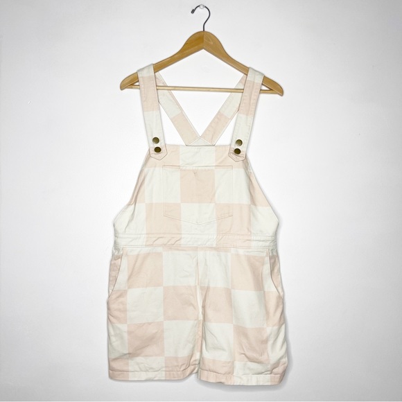 Hutch Cream and Pink High-Waisted Shorts - Picture 8 of 9